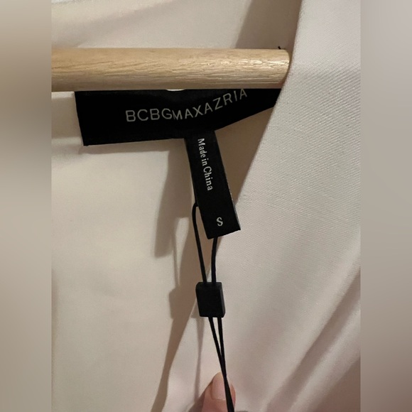 NWT BCBG White wide leg jumpsuit perfect for spring/fall/winter bridal shower - Picture 4 of 4